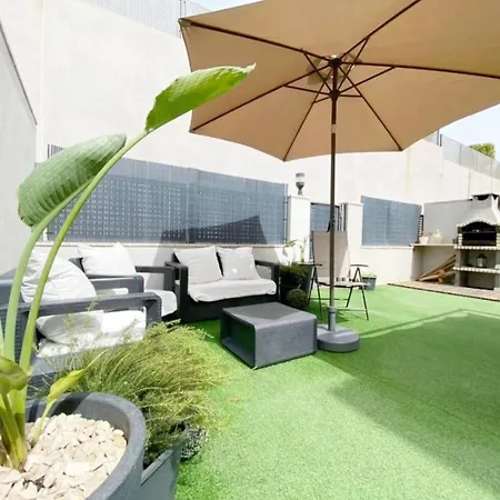 Precioso Bungalow Luminoso Con Piscina Y Terraza. Hébergement de vacances